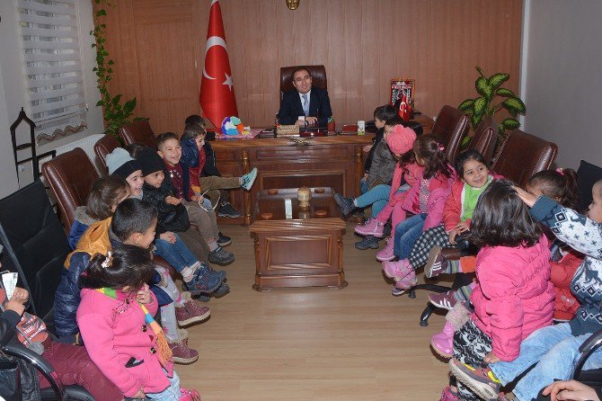 Minik Öğrencilerden Akgün Ve Aşçı’ya Ziyaret