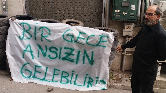 Yeni Marmara Gazetesine Tehdit Pankartı