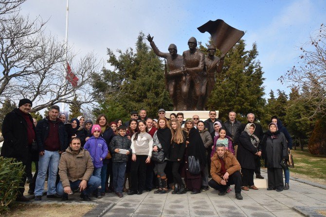 Yunusemre Halkını Ecdadına Taşıyor