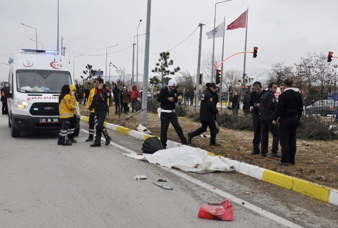 19 Yaşındaki Üniversiteli Genç Okul Yolunda Hayatını Kaybetti