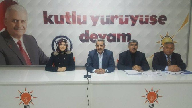 Ak Parti Merkez İlçe Yönetimi Meclis Üyeleri İle İstişare Toplantısı Yaptı