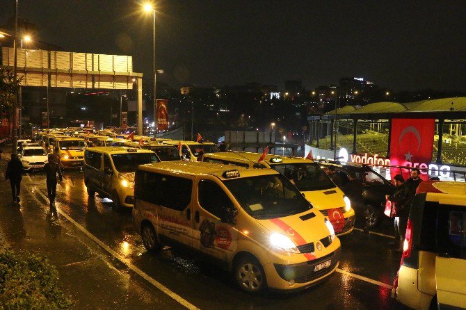 Dolmuşçular İstanbul’daki Terör Saldırısını Protesto Etti