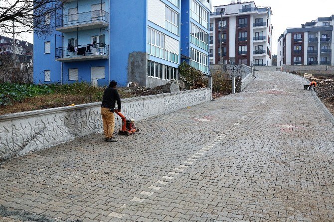 Başiskele’de Alt Ve Üst Yapı Çalışmaları Sürüyor