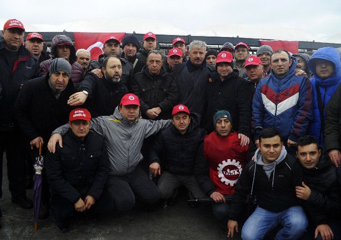 Disk Üyeleri, Beşiktaş’taki Patlama Alanına Karanfil Bıraktı