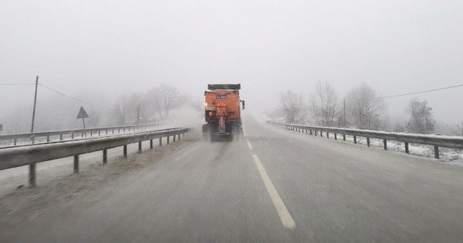 Düzce-zonguldak Karayolunda Yoğun Kar Yağışı