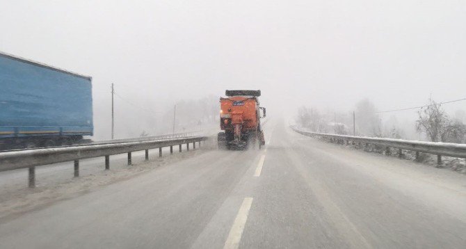 Düzce-zonguldak Karayolunda Yoğun Kar Yağışı