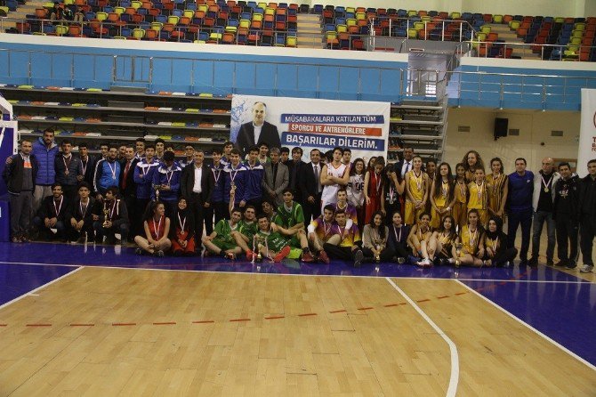 Basketbol Gençler A Müsabakaları Sona Erdi