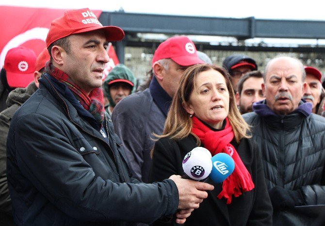 Disk Üyeleri, Beşiktaş’taki Patlama Alanına Karanfil Bıraktı