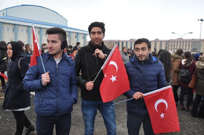 Kafkas Üniversitesi Öğrencilerinden Teröre Tepki