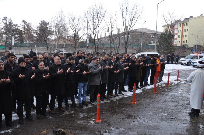 Kars Ülkü Ocakları İstanbul Şehitleri İçin Gıyabi Cenaze Namazı