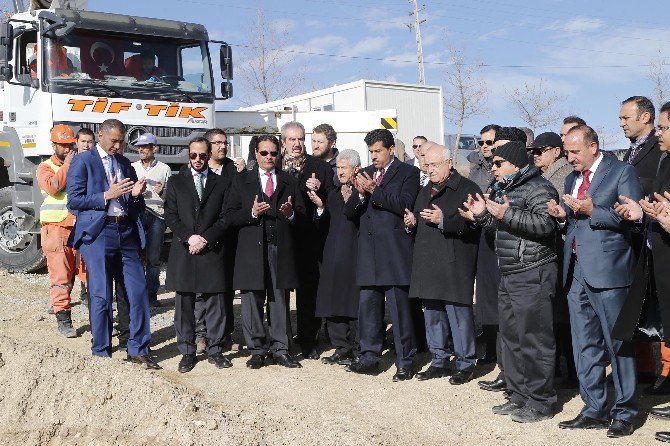 İncek’te Yeni Caminin Temeli Atıldı