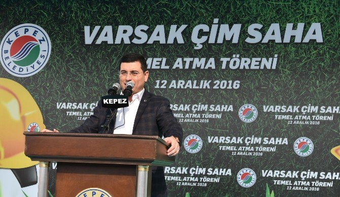 Kepez Belediyesi’nden Çim Futbol Sahası