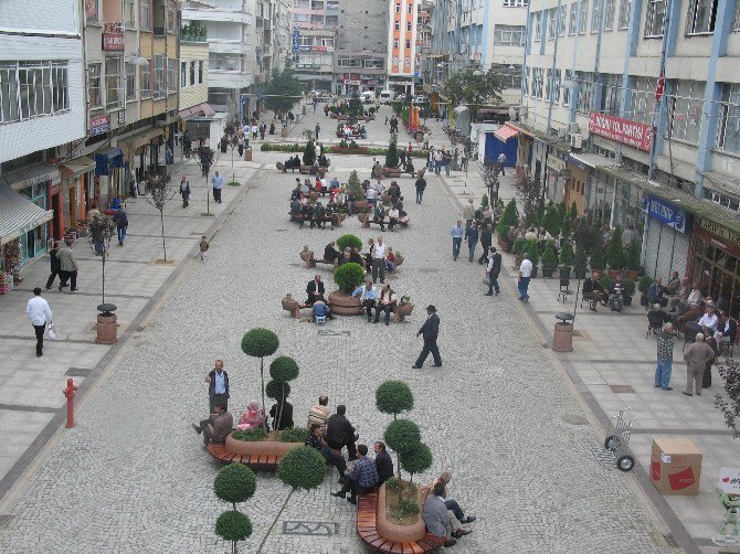 Karavin’in Adı Deniz Caddesi’ne Veriliyor