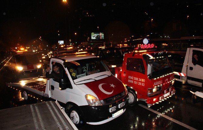 Trafik Çekicilerinden Teröre Lanet Konvoyu