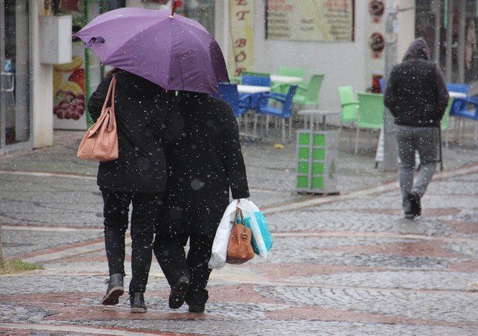 Kar Edirne’den Yurda Giriş Yaptı