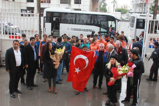 Genç Sporculardan “Polisimin Yanındayım” Hareketine Destek