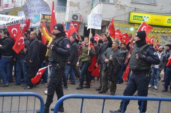 Siirtliler Teröre Tepki İçin Sokaklara Döküldü