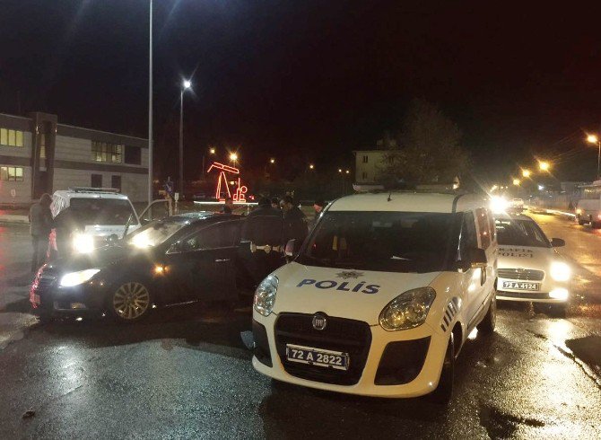 Yakıtı Biten Otomobil Polisi Alarma Geçirdi