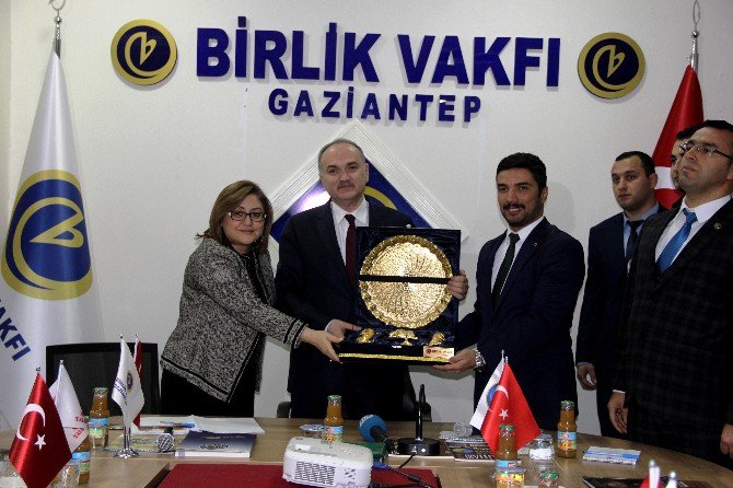 Bilim Sanayi Ve Teknoloji Bakanı Özlü’den Birlik Vakfına Ziyaret