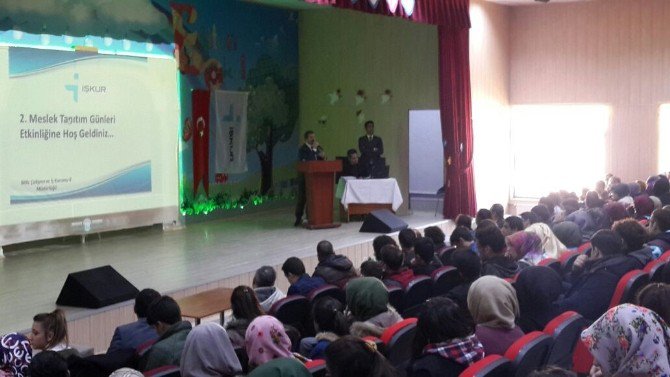 Bitlis’te Öğrencilere Meslek Tanıtımı Yapıldı