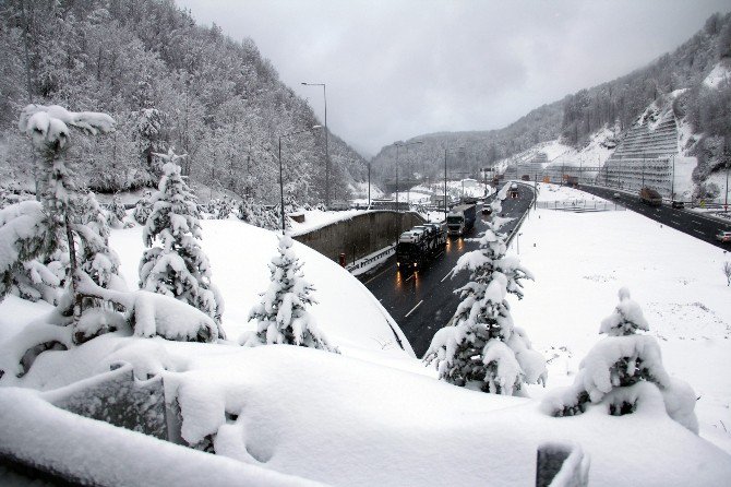 Bolu Dağı’nda Uzun Araç Kuyrukları Oluştu