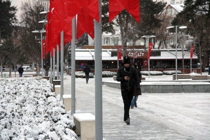 Bolu Kent Merkezi Beyaz Büründü