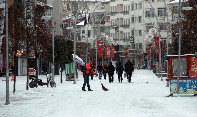 Bolu Kent Merkezi Beyaz Büründü