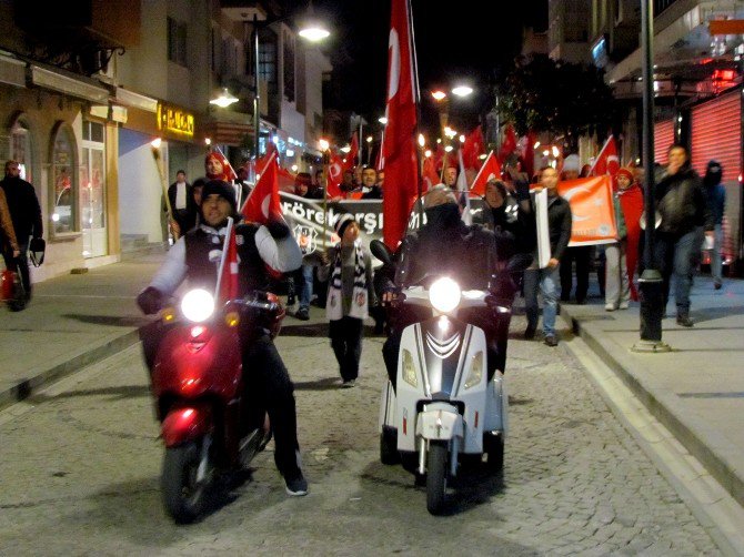 Çeşme Teröre Karşı Tek Yürek Oldu