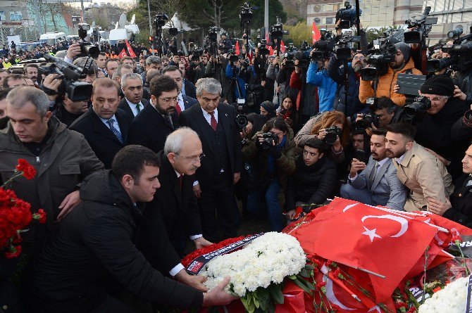 Chp Lideri Kılıçdaroğlu Patlamanın Olduğu Yere Karanfil Bıraktı