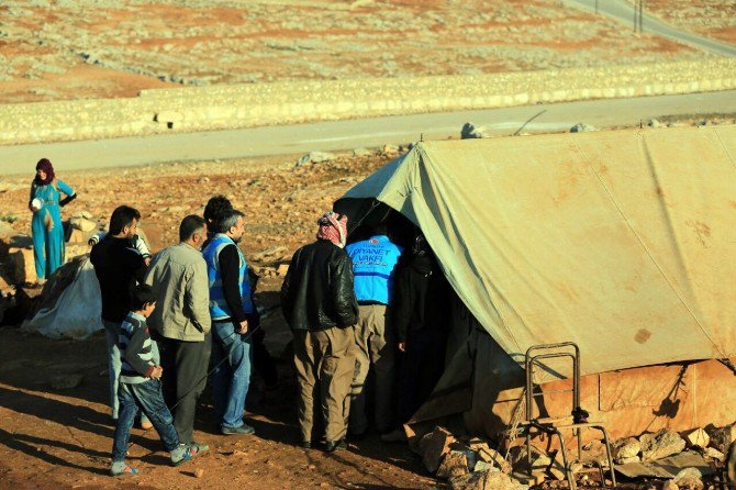 ‘Halep’te İnsanlık Ölmesin’ Kampanyasında İlk Yardımlar Bölgeye Ulaştı