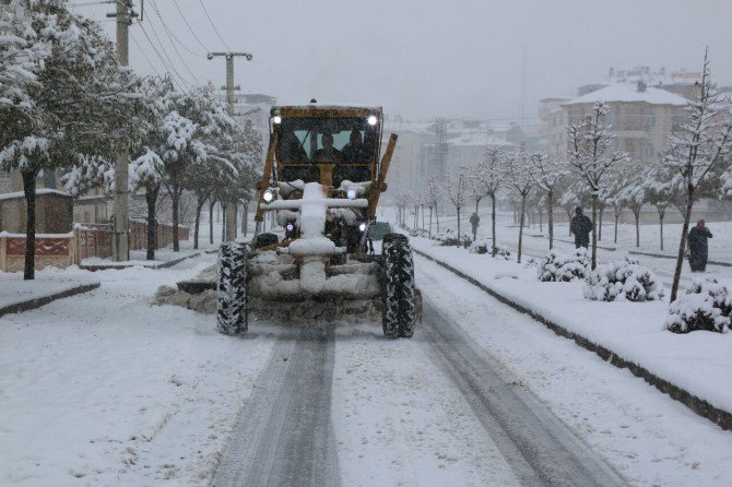 Elazığ Belediyesi 24 Saat Kar Görevinde