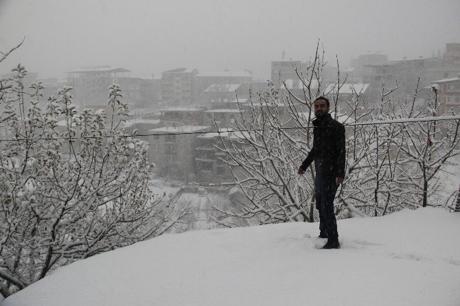 Hakkari’de 14 Köy Ve 29 Mezra Yolu Ulaşıma Kapandı