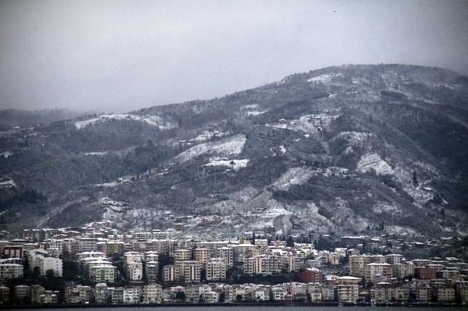 Kocaeli’ne Yılın İlk Karı Yağdı