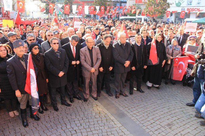 Edremitli Tek Yürek Haykırdı: “Ülkemizi Böldürtmeyeceğiz!”