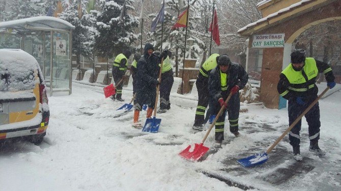 Kahramanmaraş Büyükşehir Belediyesi’nin Kar Nöbeti