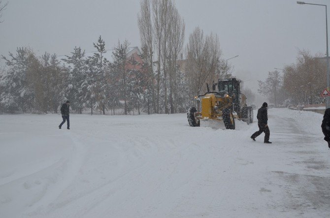 Palandöken Belediyesi’nden Kar Yağışına Anında Müdahale