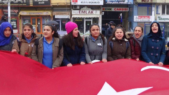 Liseli Öğrenciler Terör Saldırısını Protesto Etti