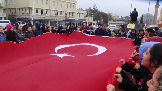 Liseli Öğrenciler Terör Saldırısını Protesto Etti