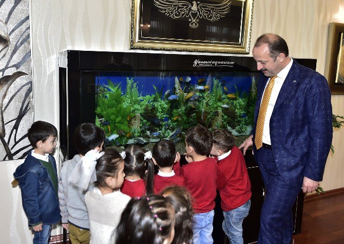 Mamak Belediye Başkanı Akgül Minik Öğrencileri Ağırladı