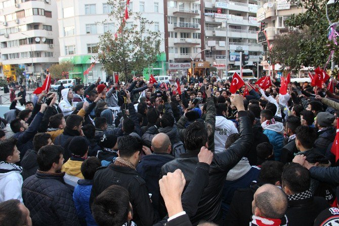 Manisa’da Taraftarlardan Teröre Ortak Tepki