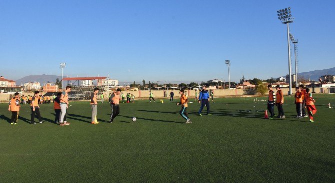 Haluk Alıcık: "Geleceğin Futbolcularını Yetiştiriyoruz"