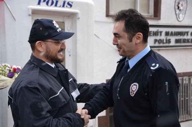 Başkan Özcan Polis Kıyafeti Giydi