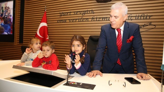 Minikler ‘Çocuk Sokağı’a Başkan Seçti