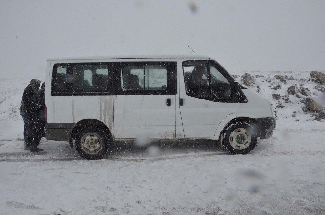 Kar Yağışı Bölgeyi Esir Aldı