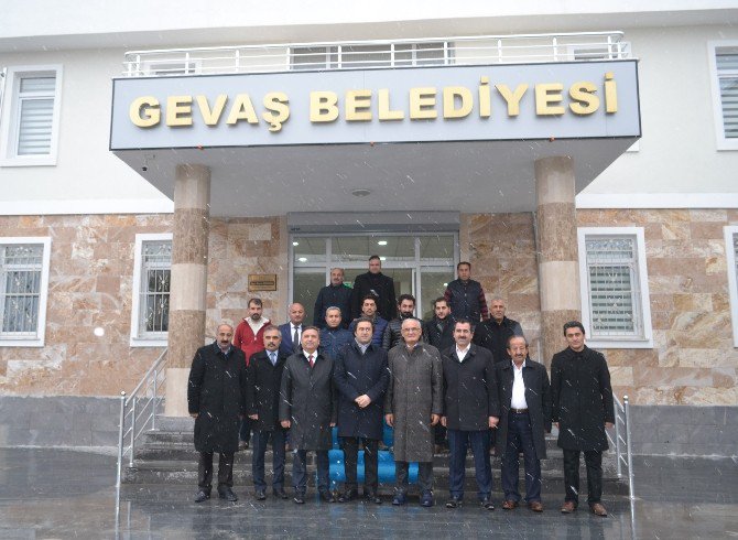 Başkan Yılmaz Gevaş’ta