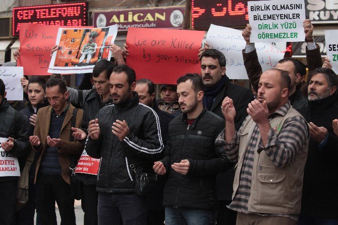 Esad Halep’i Vuruyor, Sığınmacılar Yakınlarına Ağlıyor