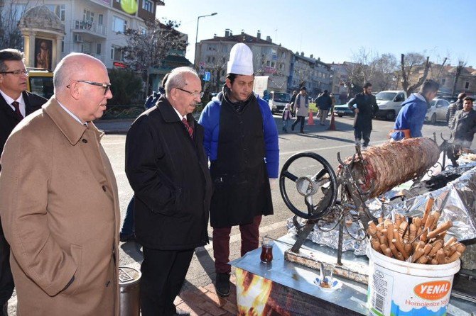 Albayrak Ve Eşkinat Yöresel Ürün Stantlarını Gezdi