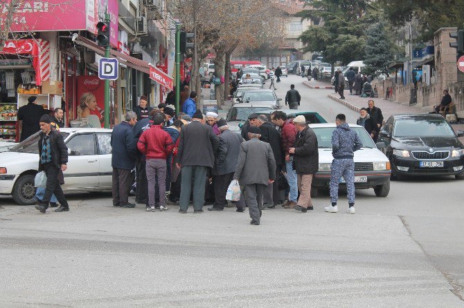 Tosya’da Yaşlı Adamın İmdadına Vatandaşlar Yetişti