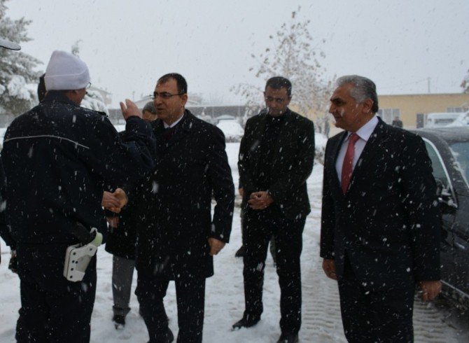 Vali Toprak Trafiğin Durumunu İnceledi