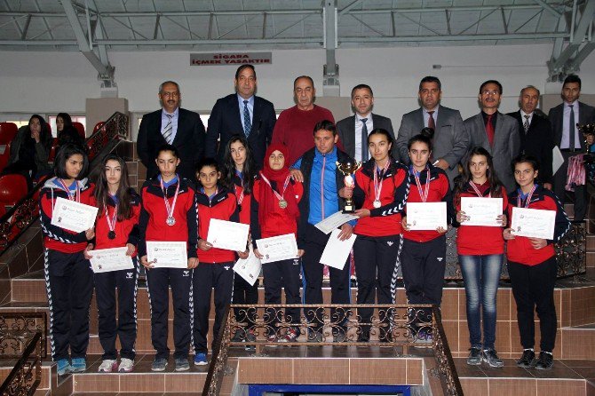 Gençler Voleybol Müsabakaları Tamamlandı